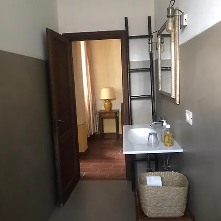 Borgo Francia Lägenhet